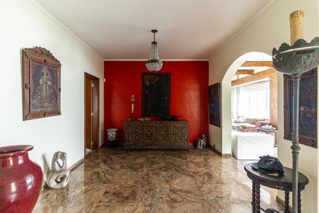 Casa à venda com 600m², 5 quartos e 5 vagasSaleta