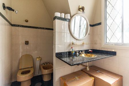Casa à venda com 600m², 5 quartos e 5 vagasBanheiro da Suíte 2