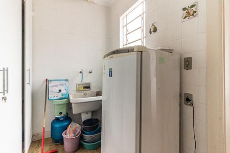 Casa à venda com 600m², 5 quartos e 5 vagasÁrea de Serviço 1