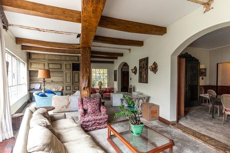 Casa à venda com 600m², 5 quartos e 5 vagasSala