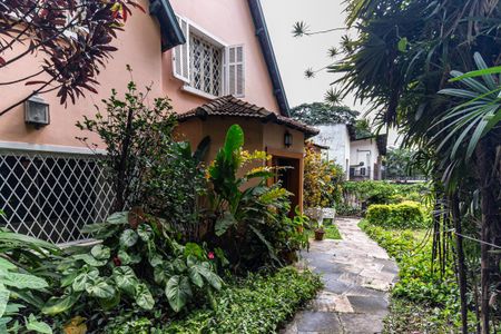 Casa à venda com 600m², 5 quartos e 5 vagasÁrea Externa