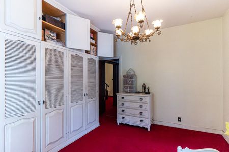 Casa à venda com 600m², 5 quartos e 5 vagas Suíte 2
