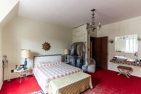 Casa à venda com 600m², 5 quartos e 5 vagas Suíte 1