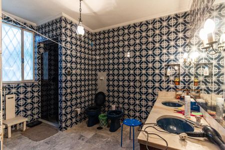 Casa à venda com 600m², 5 quartos e 5 vagasBanheiro Social