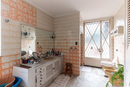 Casa à venda com 600m², 5 quartos e 5 vagasBanheiro da Suíte 1