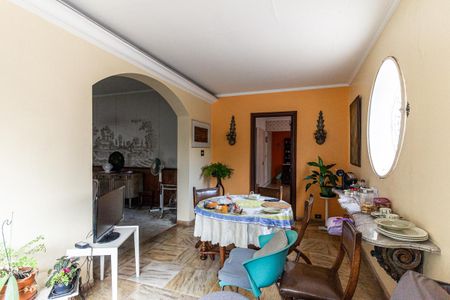Casa à venda com 600m², 5 quartos e 5 vagasSala 3