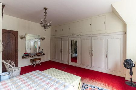 Casa à venda com 600m², 5 quartos e 5 vagas Suíte 1