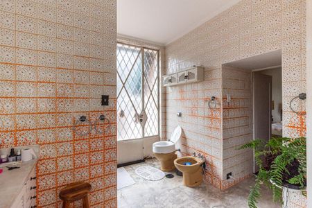 Casa à venda com 600m², 5 quartos e 5 vagasBanheiro da Suíte 1