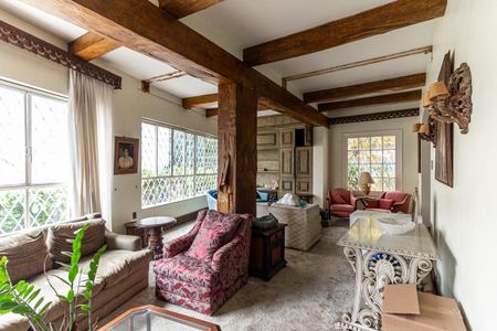 Casa à venda com 600m², 5 quartos e 5 vagasSala