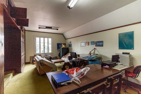 Casa à venda com 600m², 5 quartos e 5 vagas Suíte 3