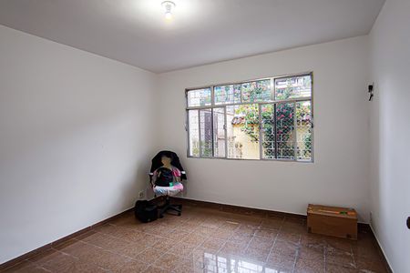 Casa à venda com 150m², 3 quartos e 2 vagasSala