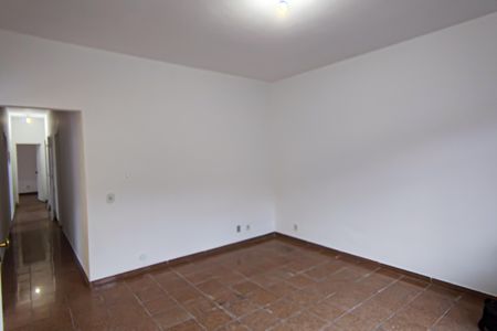 Casa à venda com 150m², 3 quartos e 2 vagasSala