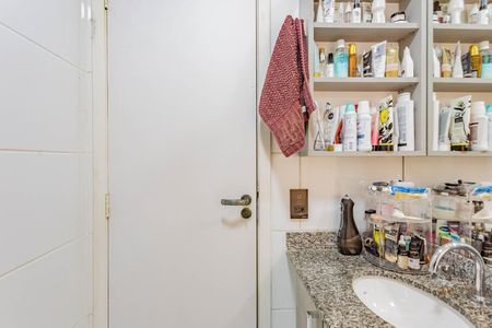 Apartamento à venda com 70m², 3 quartos e 2 vagasBanheiro
