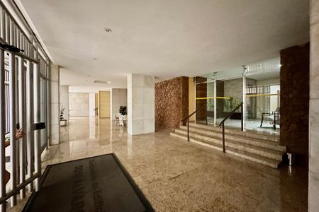 Apartamento à venda com 120m², 2 quartos e sem vagaÁrea comum