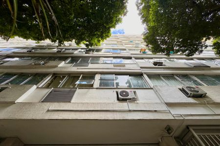 Apartamento à venda com 120m², 2 quartos e sem vagaFachada