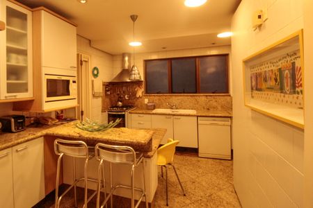 Apartamento à venda com 186m², 3 quartos e 5 vagasCozinha