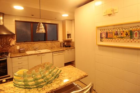 Apartamento à venda com 186m², 3 quartos e 5 vagasCozinha