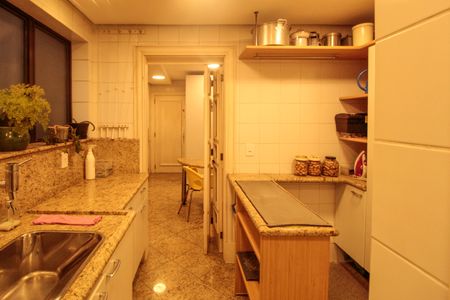 Apartamento à venda com 186m², 3 quartos e 5 vagasÁrea de Serviço