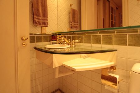 Apartamento à venda com 186m², 3 quartos e 5 vagasBanheiro da Suíte 2