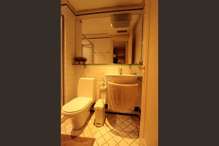 Apartamento à venda com 186m², 3 quartos e 5 vagasBanheiro da Suíte 1