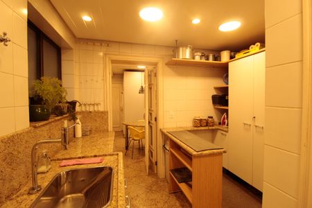 Apartamento à venda com 186m², 3 quartos e 5 vagasÁrea de Serviço