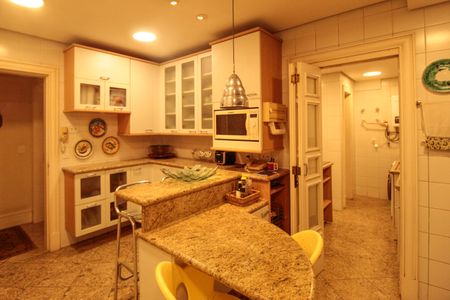 Apartamento à venda com 186m², 3 quartos e 5 vagasCozinha