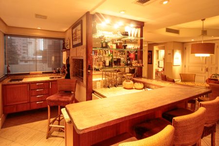 Apartamento à venda com 186m², 3 quartos e 5 vagasÁrea gourmet