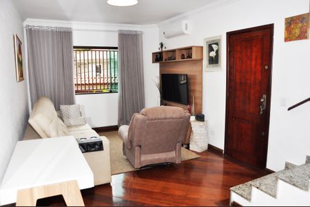 Casa à venda com 110m², 3 quartos e 3 vagasSala