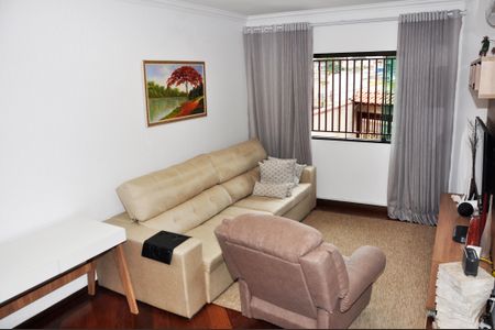 Casa à venda com 110m², 3 quartos e 3 vagasSala