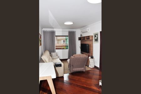 Casa à venda com 110m², 3 quartos e 3 vagasSala