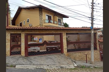 Casa à venda com 110m², 3 quartos e 3 vagasFachada e Placa