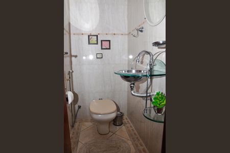 Casa à venda com 110m², 3 quartos e 3 vagasBanheiro de Serviço