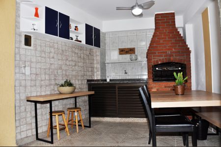 Casa à venda com 110m², 3 quartos e 3 vagasChurrasqueira