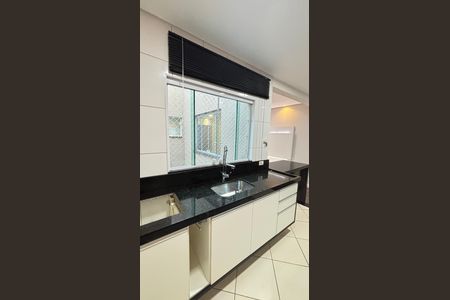 Apartamento para alugar com 110m², 2 quartos e 2 vagasCozinha