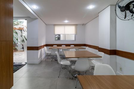 Apartamento para alugar com 43m², 2 quartos e sem vagaÁrea comum - Salão de festas