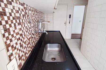 Apartamento à venda com 148m², 3 quartos e 2 vagas Apartamento à venda com 148m², 3 quartos e 2 vagasCozinha e Área de Serviço