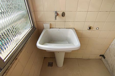 Apartamento à venda com 148m², 3 quartos e 2 vagas Apartamento à venda com 148m², 3 quartos e 2 vagasCozinha e Área de Serviço
