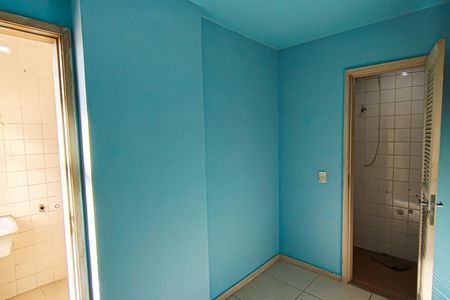 Apartamento à venda com 148m², 3 quartos e 2 vagas Apartamento à venda com 148m², 3 quartos e 2 vagasQuarto de Serviço