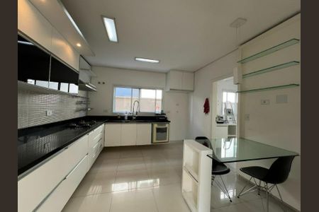 Casa à venda com 338m², 3 quartos e 2 vagasFoto 18