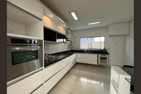 Casa à venda com 338m², 3 quartos e 2 vagasFoto 15