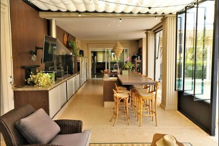 Casa à venda com 1860m², 4 quartos e 10 vagasFoto 01