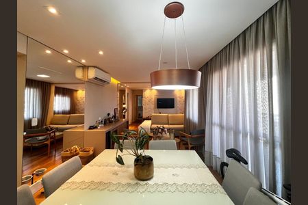 Apartamento à venda com 92m², 2 quartos e 2 vagasSala