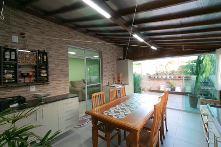 Apartamento à venda com 195m², 4 quartos e 2 vagasÁrea Gourmet