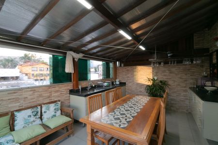 Apartamento à venda com 195m², 4 quartos e 2 vagasÁrea Gourmet