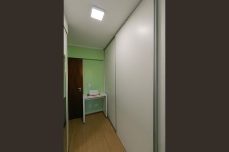 Apartamento à venda com 195m², 4 quartos e 2 vagasQuarto 2