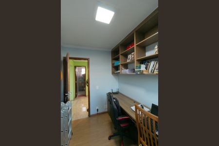 Apartamento à venda com 195m², 4 quartos e 2 vagasEscritório