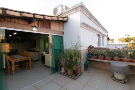 Apartamento à venda com 195m², 4 quartos e 2 vagasÁrea Externa