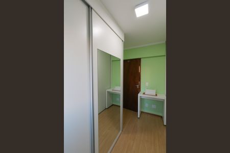Apartamento à venda com 195m², 4 quartos e 2 vagasQuarto 2