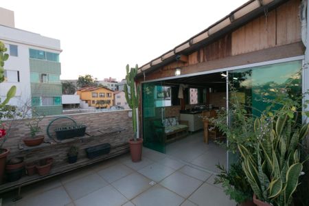 Apartamento à venda com 195m², 4 quartos e 2 vagasÁrea Externa