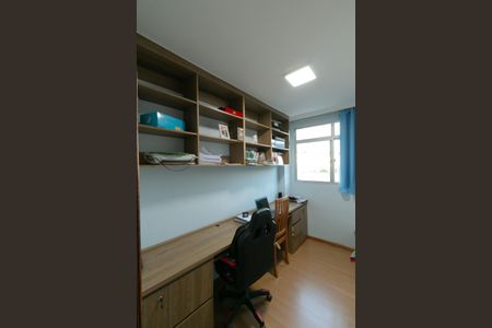 Apartamento à venda com 195m², 4 quartos e 2 vagasEscritório